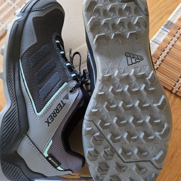 Adidas Terrex Women's Size 9 - Picture 2 of 4